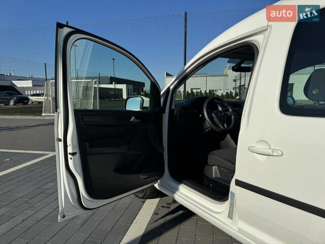 Белый Фольксваген Кадди, объемом двигателя 2 л и пробегом 265 тыс. км за 15800 $, фото 27 на Automoto.ua