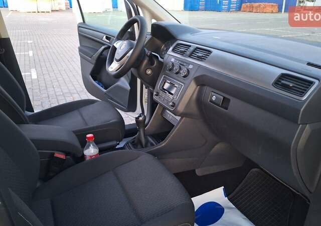 Белый Фольксваген Кадди, объемом двигателя 2 л и пробегом 247 тыс. км за 13900 $, фото 28 на Automoto.ua