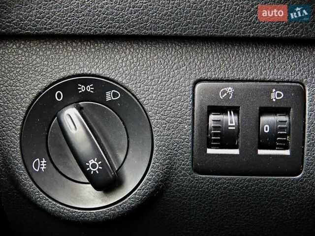 Белый Фольксваген Кадди, объемом двигателя 2 л и пробегом 173 тыс. км за 13500 $, фото 9 на Automoto.ua