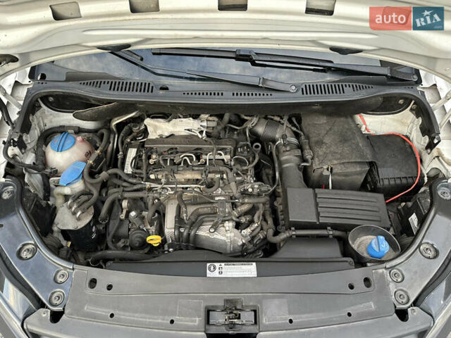 Белый Фольксваген Кадди, объемом двигателя 2 л и пробегом 245 тыс. км за 12800 $, фото 8 на Automoto.ua