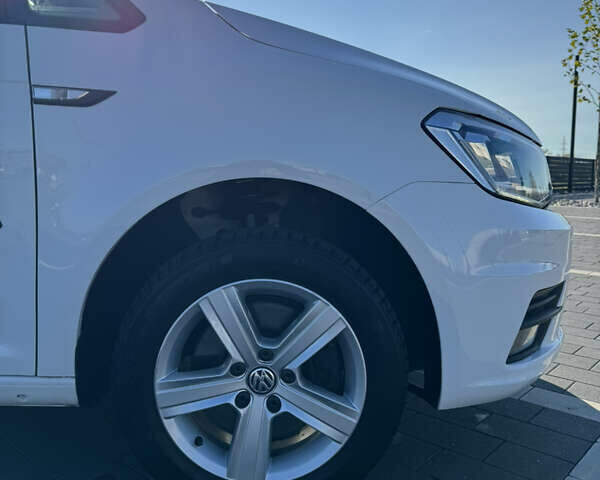 Белый Фольксваген Кадди, объемом двигателя 2 л и пробегом 265 тыс. км за 15800 $, фото 19 на Automoto.ua