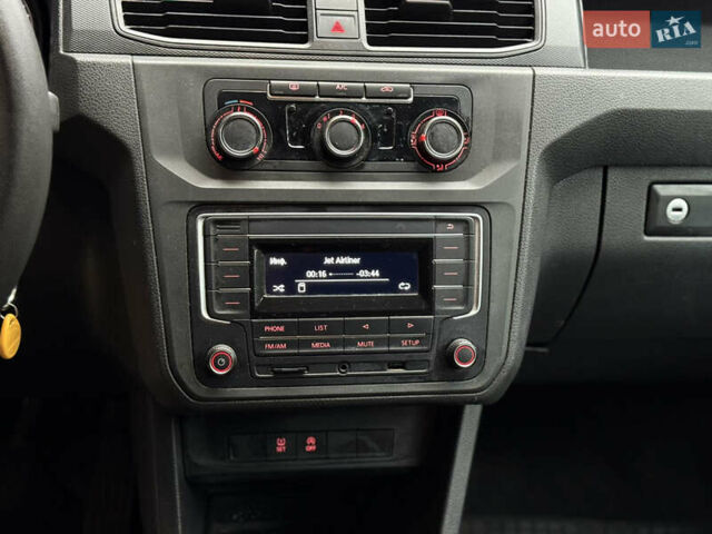 Белый Фольксваген Кадди, объемом двигателя 1.97 л и пробегом 213 тыс. км за 13800 $, фото 33 на Automoto.ua