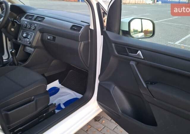 Белый Фольксваген Кадди, объемом двигателя 2 л и пробегом 247 тыс. км за 13900 $, фото 24 на Automoto.ua