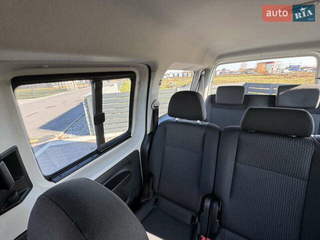 Белый Фольксваген Кадди, объемом двигателя 2 л и пробегом 265 тыс. км за 15800 $, фото 53 на Automoto.ua