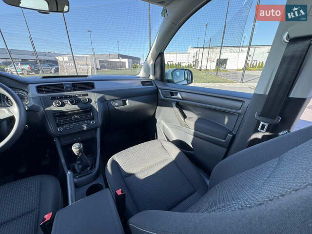 Белый Фольксваген Кадди, объемом двигателя 2 л и пробегом 265 тыс. км за 15800 $, фото 50 на Automoto.ua