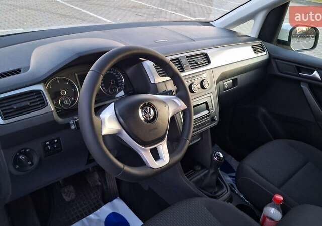 Белый Фольксваген Кадди, объемом двигателя 2 л и пробегом 247 тыс. км за 13900 $, фото 19 на Automoto.ua