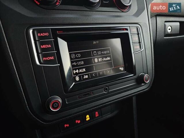 Белый Фольксваген Кадди, объемом двигателя 1.97 л и пробегом 184 тыс. км за 19950 $, фото 32 на Automoto.ua