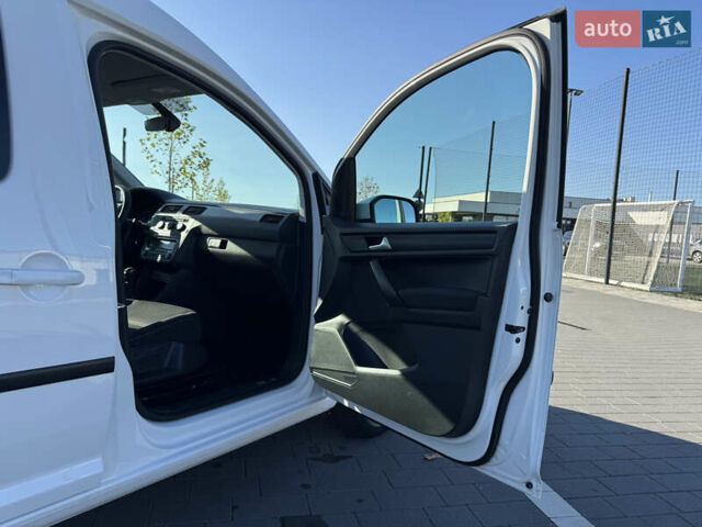 Белый Фольксваген Кадди, объемом двигателя 2 л и пробегом 265 тыс. км за 15800 $, фото 41 на Automoto.ua