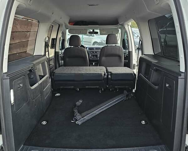 Белый Фольксваген Кадди, объемом двигателя 1.97 л и пробегом 184 тыс. км за 19950 $, фото 54 на Automoto.ua