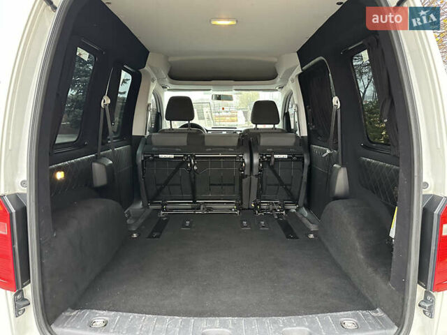 Белый Фольксваген Кадди, объемом двигателя 2 л и пробегом 245 тыс. км за 12800 $, фото 11 на Automoto.ua