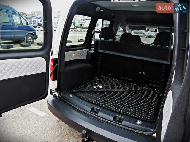 Белый Фольксваген Кадди, объемом двигателя 2 л и пробегом 173 тыс. км за 13500 $, фото 19 на Automoto.ua