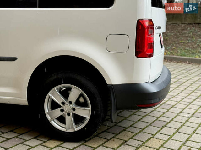 Белый Фольксваген Кадди, объемом двигателя 1.97 л и пробегом 213 тыс. км за 13800 $, фото 15 на Automoto.ua