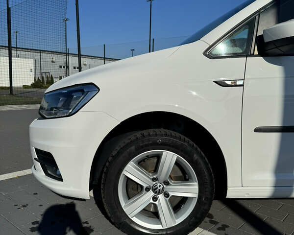 Белый Фольксваген Кадди, объемом двигателя 2 л и пробегом 265 тыс. км за 15800 $, фото 18 на Automoto.ua