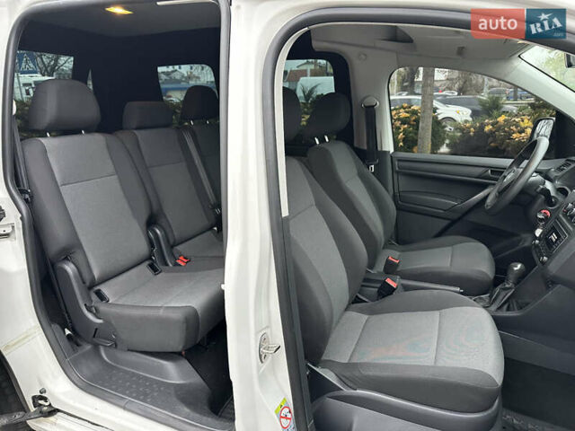 Белый Фольксваген Кадди, объемом двигателя 2 л и пробегом 245 тыс. км за 12800 $, фото 17 на Automoto.ua