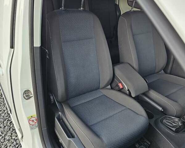 Белый Фольксваген Кадди, объемом двигателя 1.97 л и пробегом 184 тыс. км за 19950 $, фото 43 на Automoto.ua