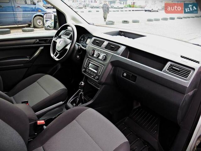 Белый Фольксваген Кадди, объемом двигателя 2 л и пробегом 173 тыс. км за 13500 $, фото 17 на Automoto.ua