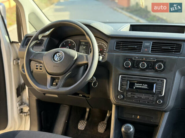 Белый Фольксваген Кадди, объемом двигателя 1.97 л и пробегом 209 тыс. км за 13900 $, фото 33 на Automoto.ua