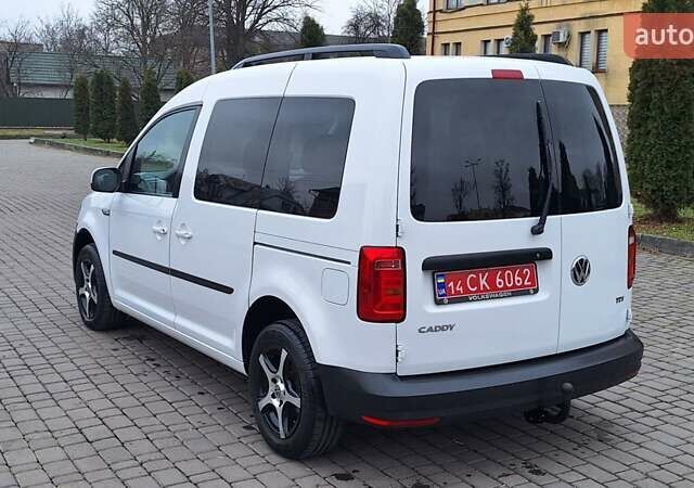 Белый Фольксваген Кадди, объемом двигателя 2 л и пробегом 247 тыс. км за 13900 $, фото 3 на Automoto.ua