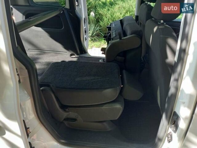 Білий Фольксваген Кадді, об'ємом двигуна 2 л та пробігом 197 тис. км за 14250 $, фото 45 на Automoto.ua