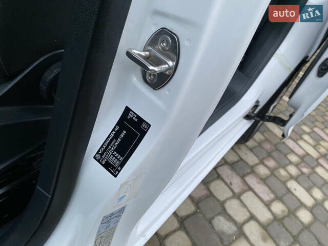 Белый Фольксваген Кадди, объемом двигателя 2 л и пробегом 260 тыс. км за 13900 $, фото 28 на Automoto.ua