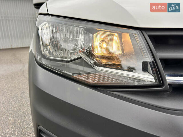 Белый Фольксваген Кадди, объемом двигателя 2 л и пробегом 167 тыс. км за 17500 $, фото 50 на Automoto.ua