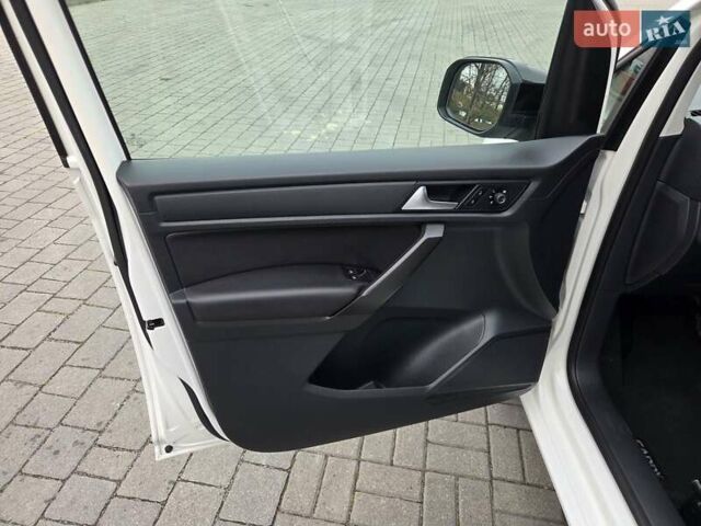 Белый Фольксваген Кадди, объемом двигателя 1.97 л и пробегом 263 тыс. км за 18700 $, фото 11 на Automoto.ua