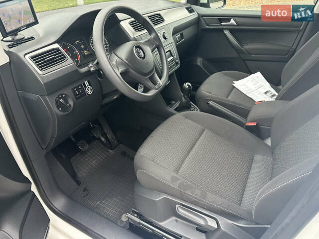 Белый Фольксваген Кадди, объемом двигателя 2 л и пробегом 189 тыс. км за 17200 $, фото 7 на Automoto.ua