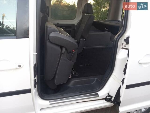 Белый Фольксваген Кадди, объемом двигателя 1.97 л и пробегом 196 тыс. км за 14550 $, фото 12 на Automoto.ua