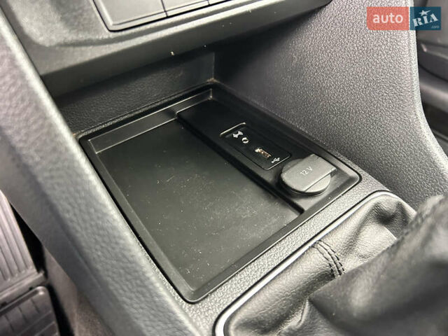 Белый Фольксваген Кадди, объемом двигателя 2 л и пробегом 167 тыс. км за 17500 $, фото 41 на Automoto.ua