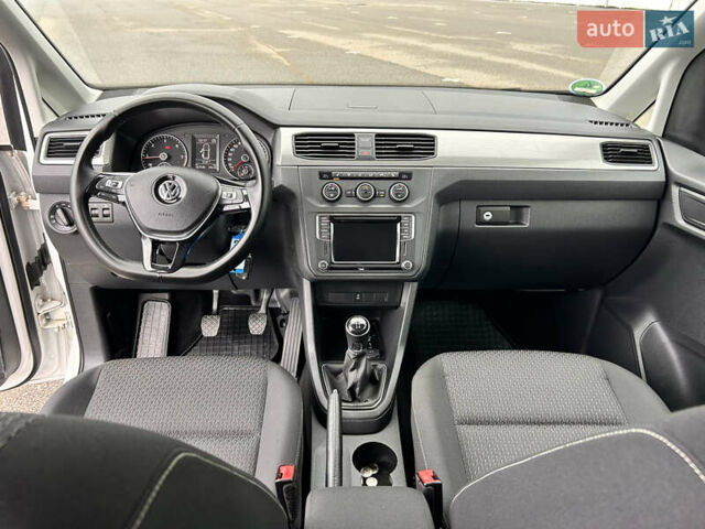 Белый Фольксваген Кадди, объемом двигателя 2 л и пробегом 167 тыс. км за 17500 $, фото 28 на Automoto.ua