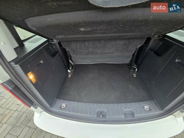 Белый Фольксваген Кадди, объемом двигателя 1.97 л и пробегом 263 тыс. км за 18700 $, фото 36 на Automoto.ua