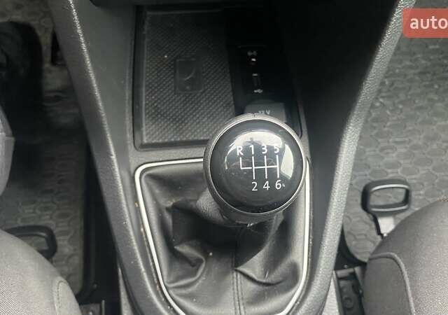 Белый Фольксваген Кадди, объемом двигателя 1.97 л и пробегом 256 тыс. км за 17800 $, фото 26 на Automoto.ua