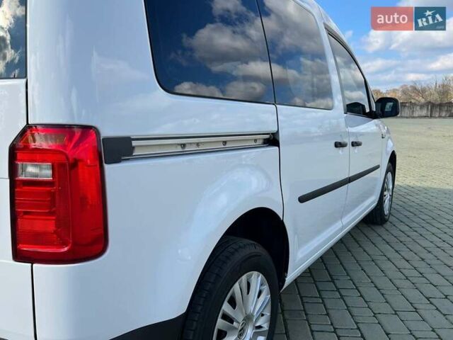 Белый Фольксваген Кадди, объемом двигателя 1.6 л и пробегом 180 тыс. км за 13000 $, фото 25 на Automoto.ua