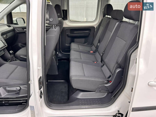 Белый Фольксваген Кадди, объемом двигателя 2 л и пробегом 167 тыс. км за 17500 $, фото 17 на Automoto.ua