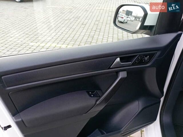 Белый Фольксваген Кадди, объемом двигателя 2 л и пробегом 140 тыс. км за 17900 $, фото 9 на Automoto.ua