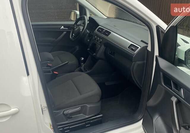 Белый Фольксваген Кадди, объемом двигателя 1.97 л и пробегом 256 тыс. км за 17800 $, фото 14 на Automoto.ua