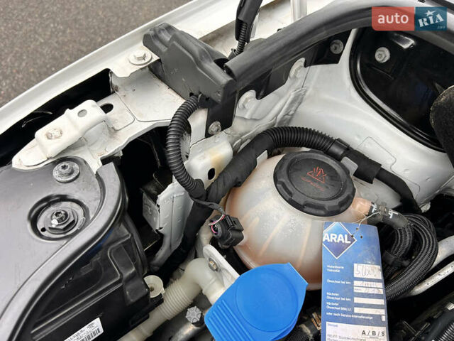 Белый Фольксваген Кадди, объемом двигателя 2 л и пробегом 167 тыс. км за 17500 $, фото 48 на Automoto.ua