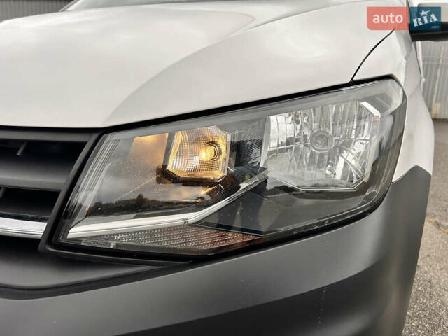 Белый Фольксваген Кадди, объемом двигателя 2 л и пробегом 167 тыс. км за 17500 $, фото 51 на Automoto.ua