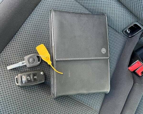 Белый Фольксваген Кадди, объемом двигателя 1.6 л и пробегом 180 тыс. км за 13000 $, фото 36 на Automoto.ua