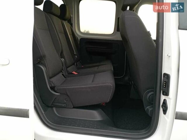 Белый Фольксваген Кадди, объемом двигателя 2 л и пробегом 140 тыс. км за 17900 $, фото 5 на Automoto.ua