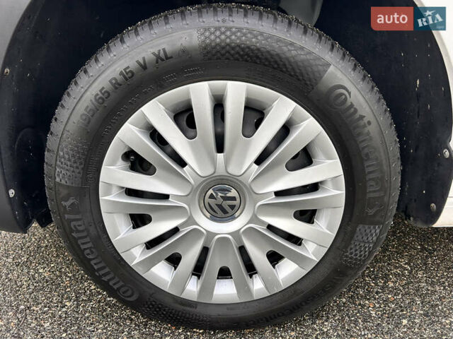 Белый Фольксваген Кадди, объемом двигателя 2 л и пробегом 167 тыс. км за 17500 $, фото 12 на Automoto.ua