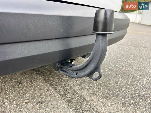 Белый Фольксваген Кадди, объемом двигателя 2 л и пробегом 167 тыс. км за 17500 $, фото 9 на Automoto.ua