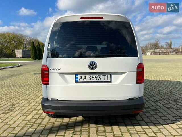 Белый Фольксваген Кадди, объемом двигателя 1.6 л и пробегом 180 тыс. км за 13000 $, фото 19 на Automoto.ua