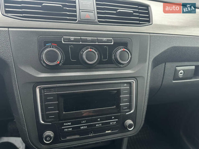 Белый Фольксваген Кадди, объемом двигателя 2 л и пробегом 189 тыс. км за 17200 $, фото 11 на Automoto.ua