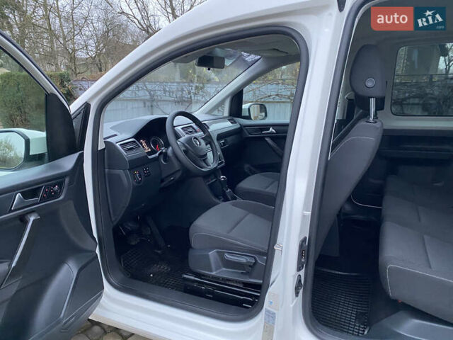 Белый Фольксваген Кадди, объемом двигателя 2 л и пробегом 260 тыс. км за 13900 $, фото 18 на Automoto.ua