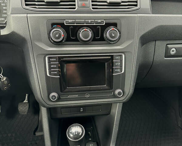 Белый Фольксваген Кадди, объемом двигателя 1.97 л и пробегом 211 тыс. км за 13799 $, фото 26 на Automoto.ua