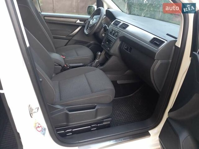 Белый Фольксваген Кадди, объемом двигателя 1.97 л и пробегом 196 тыс. км за 14550 $, фото 20 на Automoto.ua