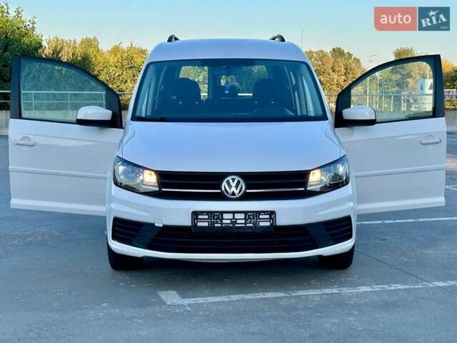 Білий Фольксваген Кадді, об'ємом двигуна 2 л та пробігом 250 тис. км за 14999 $, фото 1 на Automoto.ua