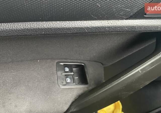 Белый Фольксваген Кадди, объемом двигателя 1.97 л и пробегом 256 тыс. км за 17800 $, фото 24 на Automoto.ua