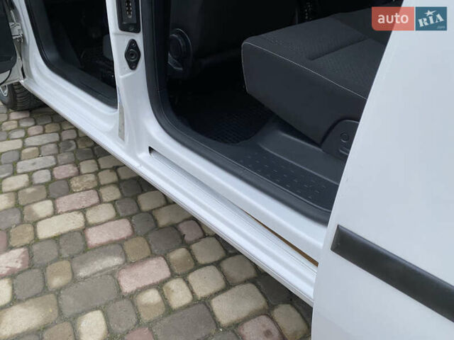 Белый Фольксваген Кадди, объемом двигателя 2 л и пробегом 260 тыс. км за 13900 $, фото 30 на Automoto.ua